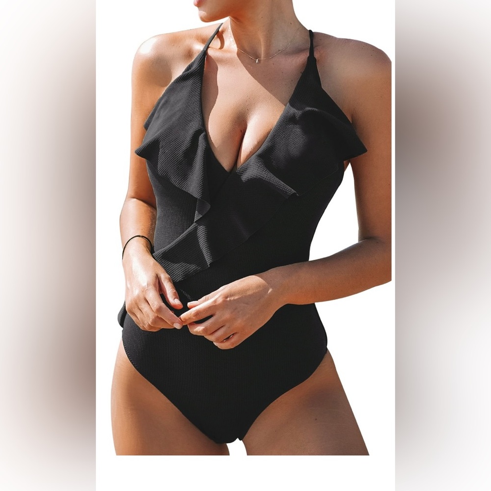 Cupshe Women’s ruffled One Piece Swimsuit Plunging neckline Monokini, Large